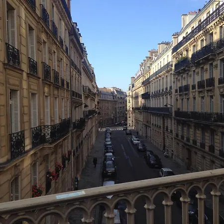 Charming Small By Trocadero